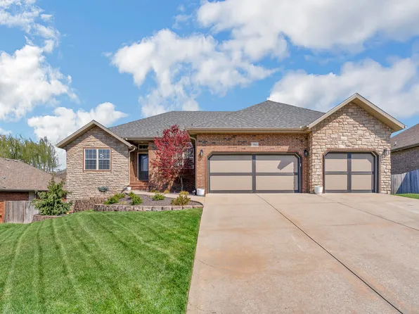 904 N 19th Avenue, Ozark, MO 65721