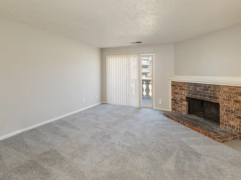 Berkshire Apartments — Photo 8