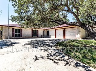 8246 Phoenix Ave, Universal City, TX 78148