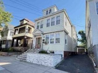 32 Wade St, Jersey City, NJ 07305
