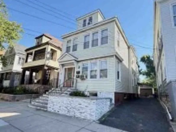 32 Wade St, Jersey City, NJ 07305