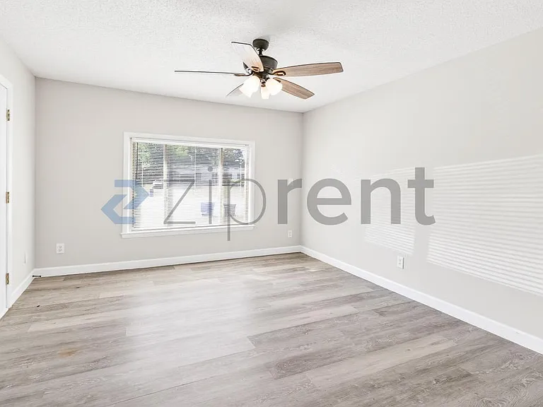 318 Nugget Ct — Photo 10