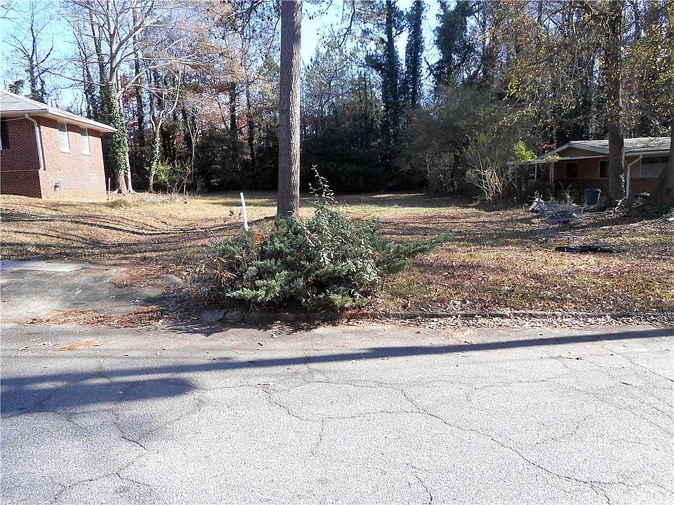 2nd image of 1666 Capistrana Pl