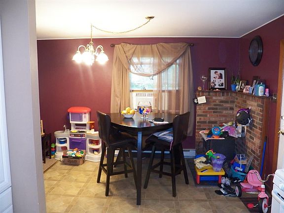 5th image of 29 Frances Dr