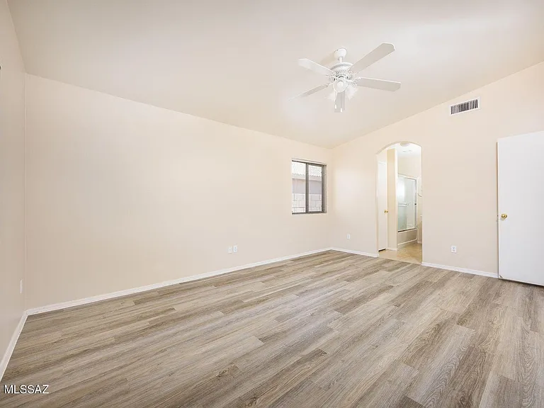 2352 W Ireton Rd — Photo 14
