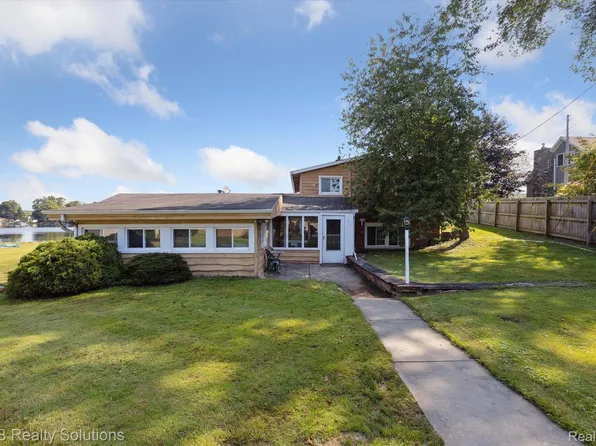 375 Indian Trl, Columbiaville, MI 48421