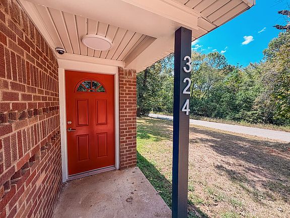 3rd image of 324 Sherry Ln