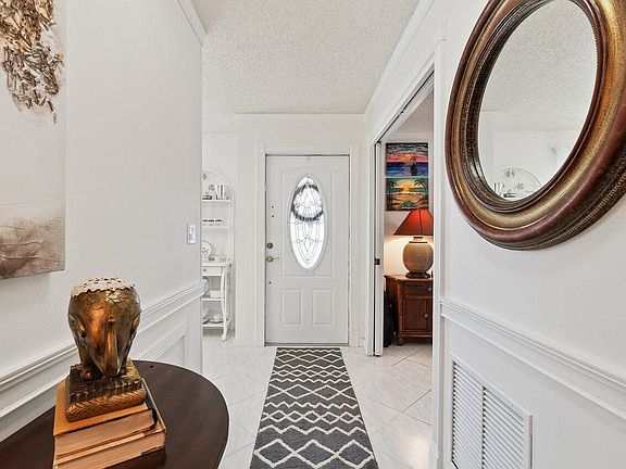 2nd image of 5010 Privet Place #101