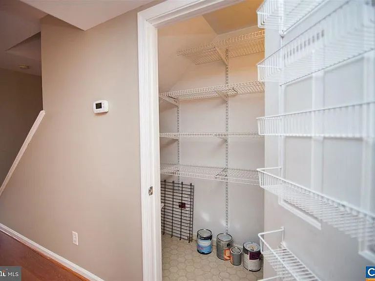 1566 Garden Ct — Photo 10