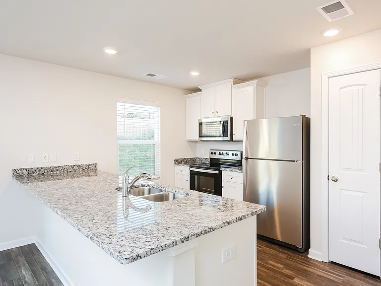 2149 Southlea Dr — Photo 9