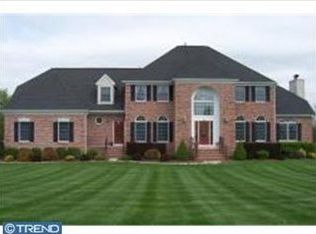 7 Edward Dr, Flemington, NJ 08822