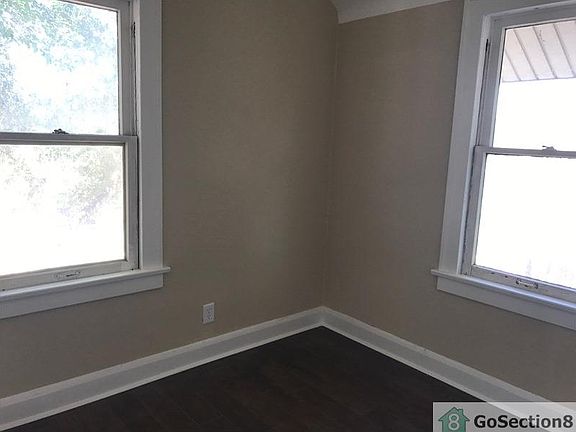 4th image of 115 Carbon St