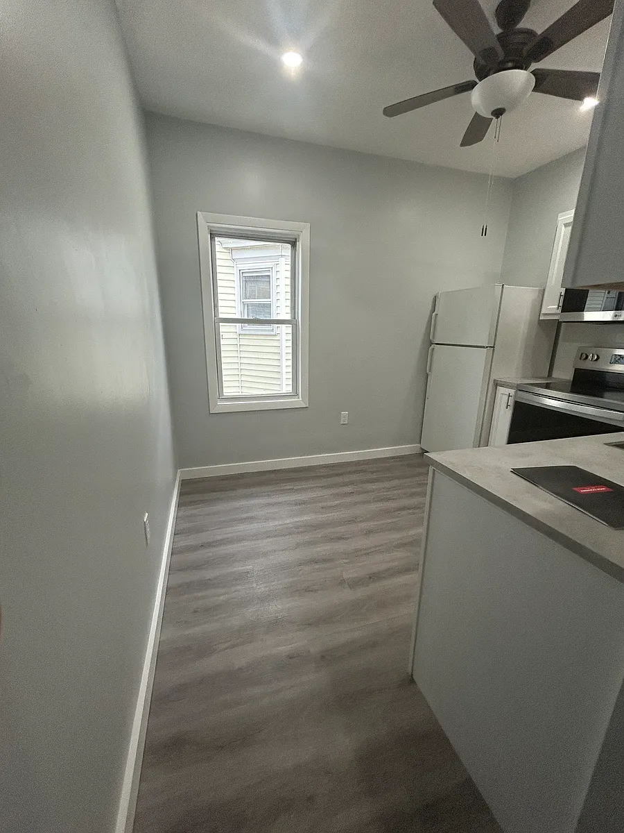 Building Photo - 90 Quequechan St #2