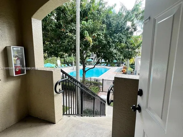 5940 W Sample Rd APT 304, Pompano Beach, FL 33067