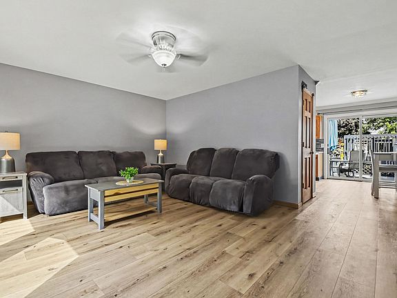 5th image of 303 Anderson Dr