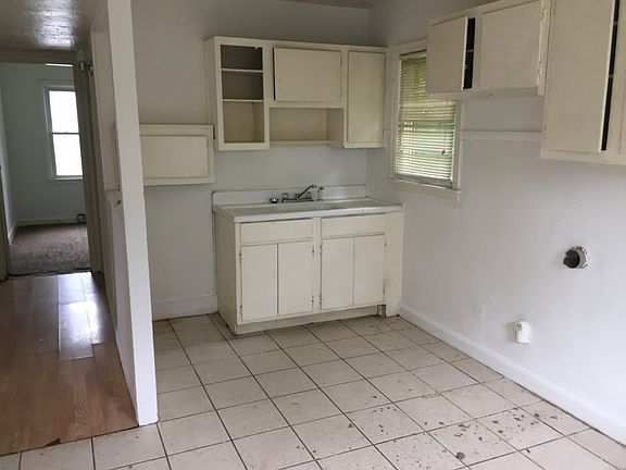 5th image of 1139 Blakley Dr