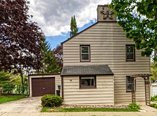 5596 Arrowwood St, Greendale, WI 53129