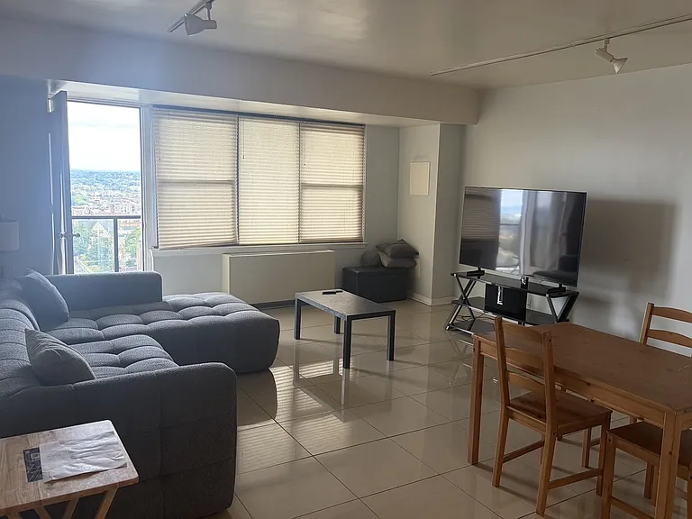 285 Aycrigg Ave #22D — Photo 5