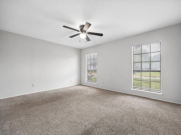 5th image of 15627 Summer Briar Ct