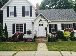 834 Saint Clair St, Lapeer, MI