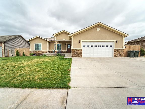 2nd image of 3911 Cypress Dr