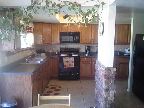 3rd image of 4614 N 89th Ave