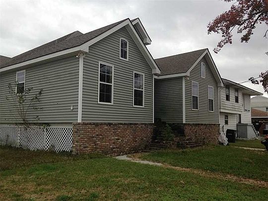 2nd image of 4883 Rosemont Pl