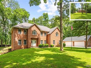 10 Algonquin Dr, Millstadt, IL 62260