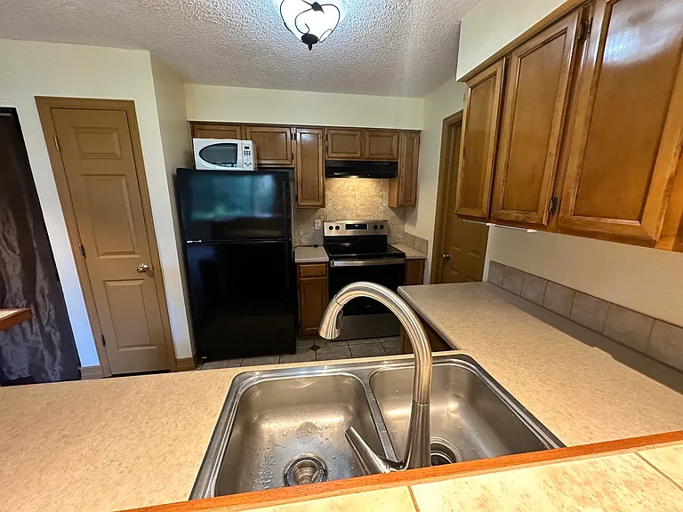 4831 White Rock Cir #E — Photo 4