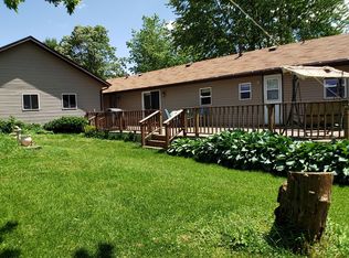 1573 Burkett Rd, Dixon, IL 61021