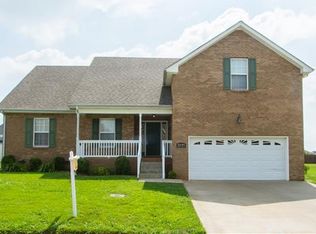 3721 Meadow Ridge Ln, Clarksville, TN 37040