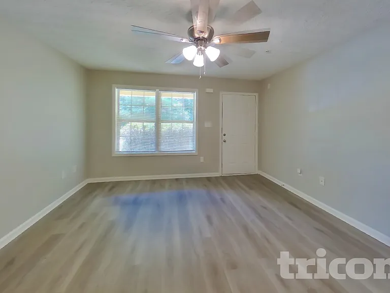 1030 Weatherwood Pl — Photo 3