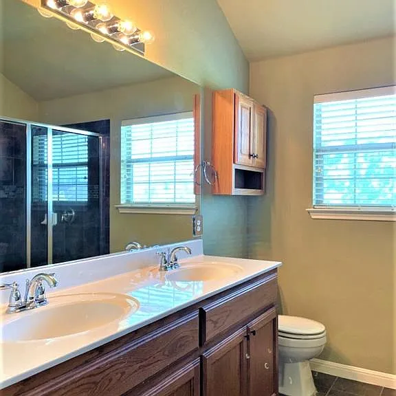2409 Dovetail St — Photo 76