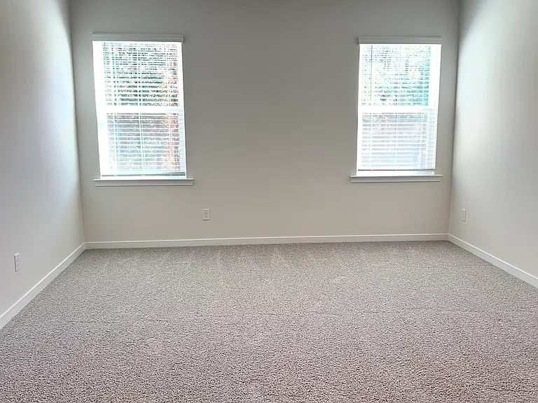 422 Janie Cir — Photo 6