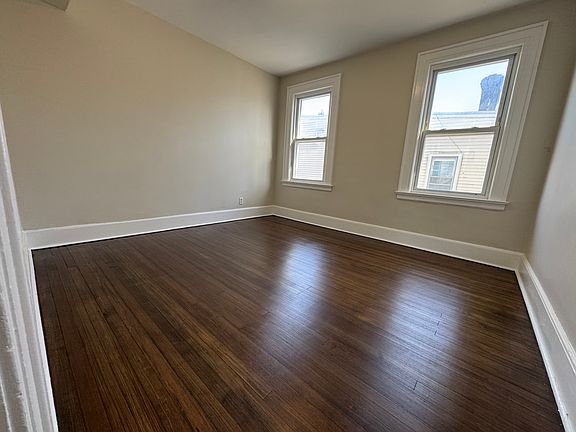 4th image of 18-20 Lanark Ave #2