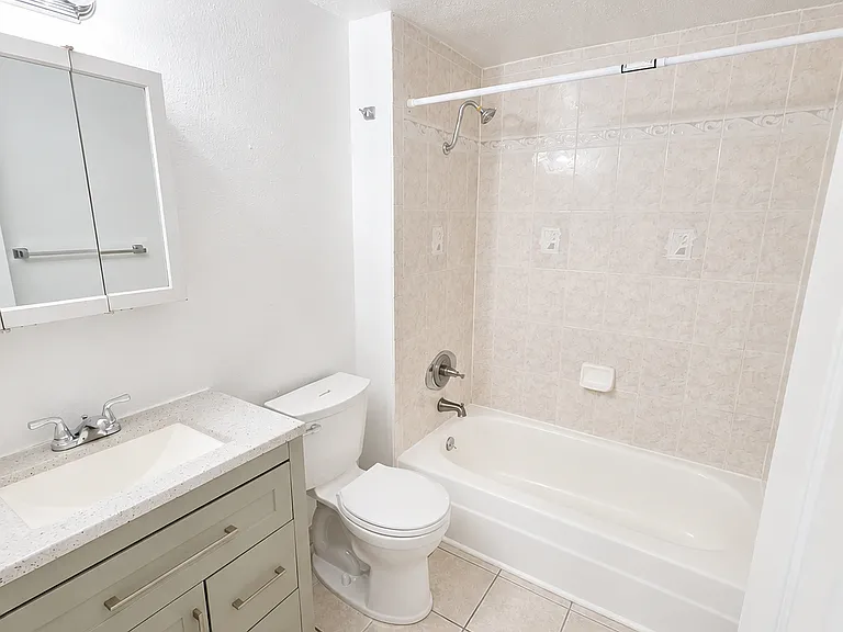 Aspen Leaf Apartments — Photo 9