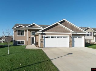 113 Gambrelle Ct, Mankato, MN 56001