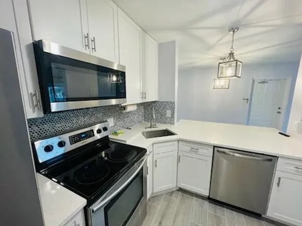1113 Green Pine Boulevard #G1, West Palm Beach, FL 33409