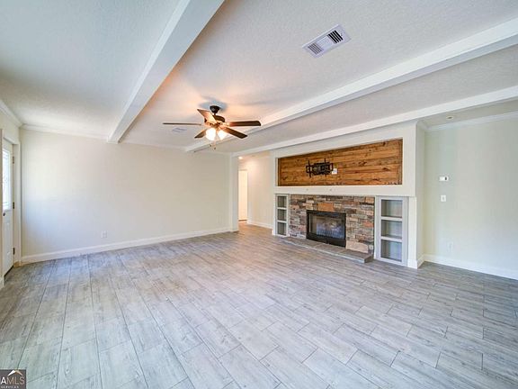 4th image of 61 Sunset Cir