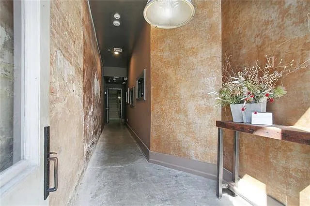 309 Chartres St #F — Photo 8