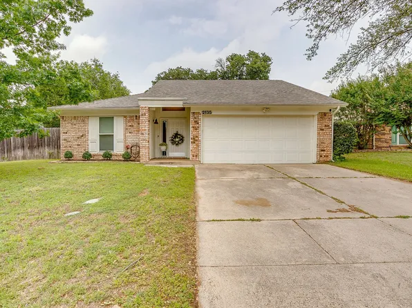 2135 Reverchon Dr, Arlington, TX 76017
