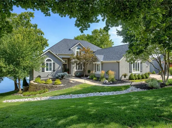 9520 W 146th St, Overland Park, KS 66221