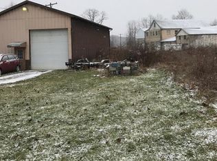 704 E Harbor Rd, New Castle, PA 16101