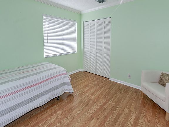 3rd image of 5221 Prairie Dunes Village Cir