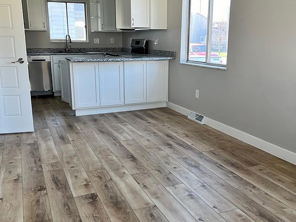 4th image of 16 Chestnut St #1