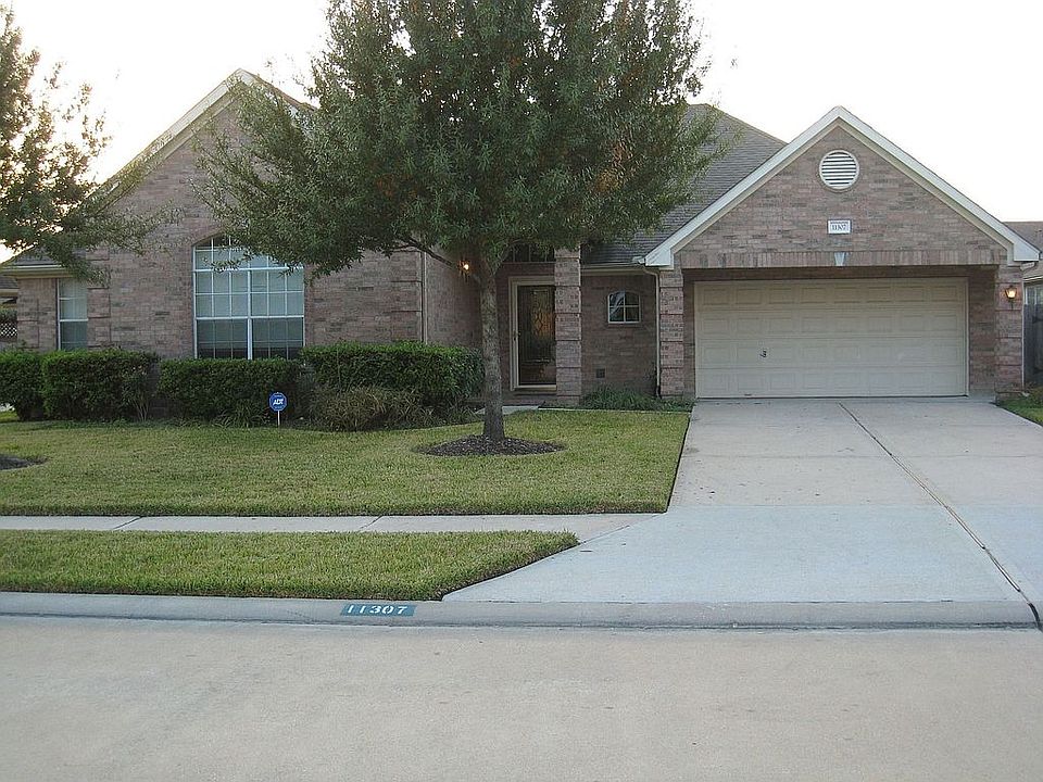 1st image of 11307 Carriage Lake Dr