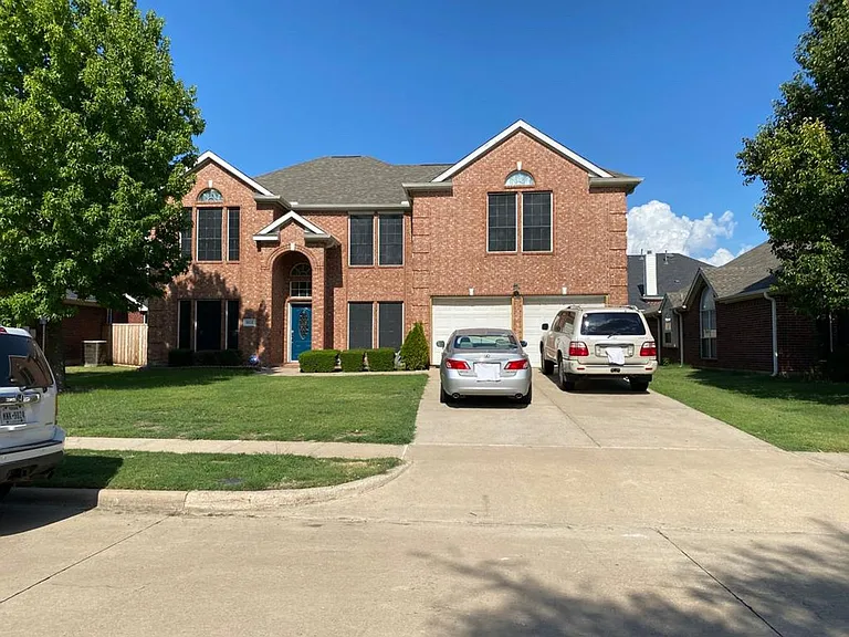 1012 Levant Ln — Photo 8