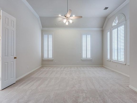 5th image of 3708 Brookfield Dr