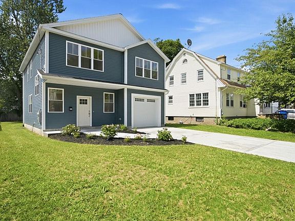 3rd image of 51 Dunbar Ave E