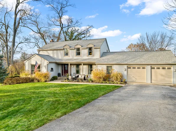 667 Pine St, Batavia, IL 60510